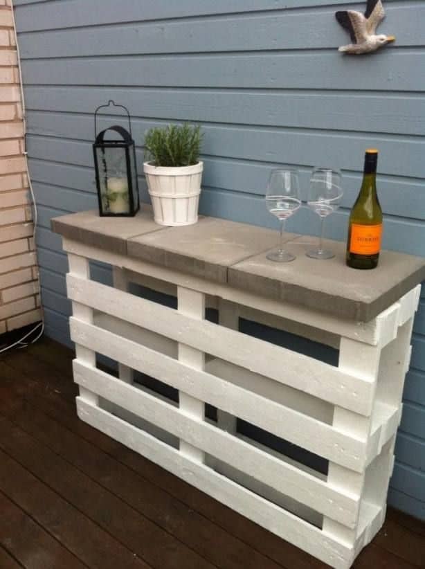 DIY Outdoor Pallet Bar