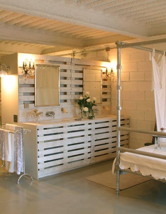 bagno di design moderno con bancali in legno idee fai da te accessori bagno