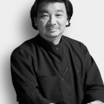 Shingeru Ban "Il suo lavoro si concentra soprattutto sullo sviluppo di tecnologie che utilizzano materiali poveri 